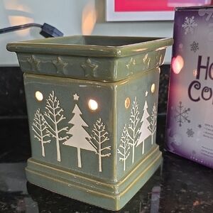 Tannenbaum Full Size Scentsy Warmer With Box.  Now Retired. EUC